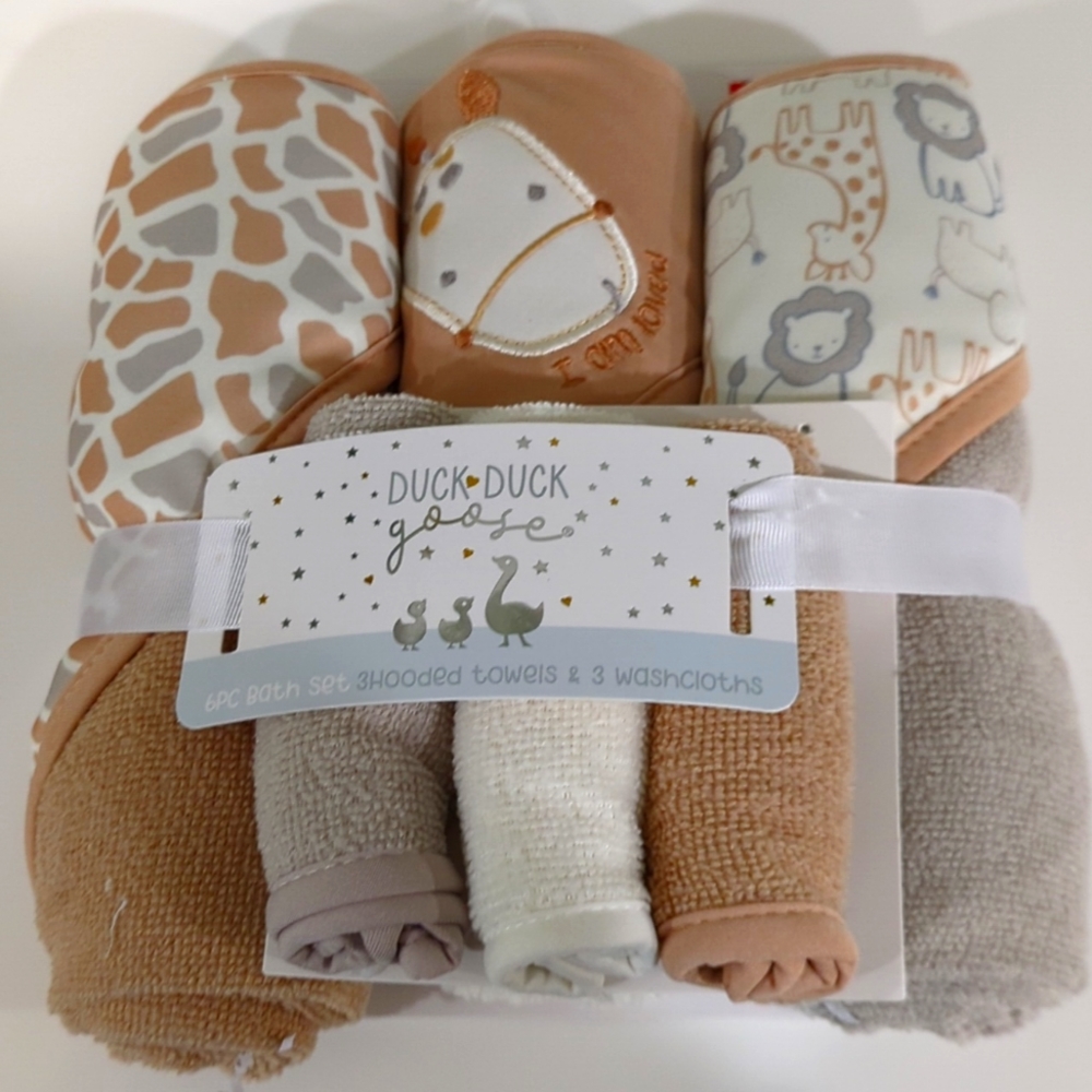 Baby hooded bath towel and washcloth set